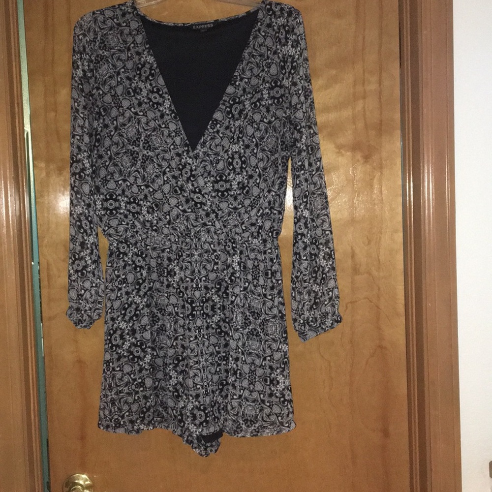 Black and white print romper